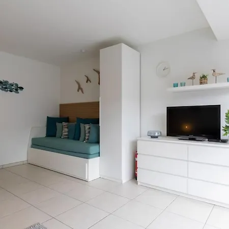 'blue Sea' - Studio In With Private Parking * Ostend